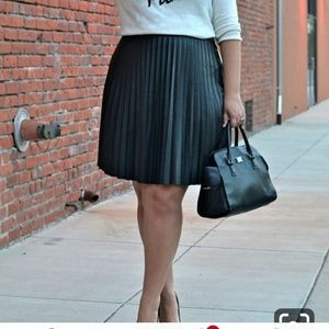 Black pleated faux leather skirt 16w